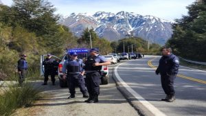 Encuentran a 5 menores escondidos en una montaña de Villa Mascardi