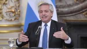 Alberto Fernández se someterá hoy a una endoscopía tras la gastritis erosiva