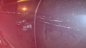 Se negó a pagarle a un “trapito” y le rayó la Amarok