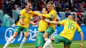 Australia triunfo ante Dinamarca y está en octavos