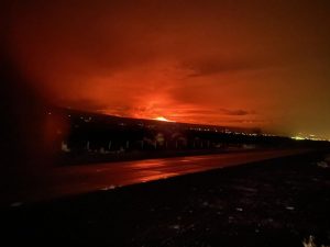 Entra en erupción en Hawaii el volcán activo más grande del mundo
