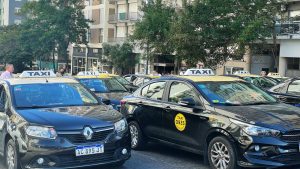 Continúa el paro de taxis en Mar del Plata: los mensajes hacia Guillermo Montenegro