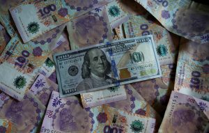 El dólar blue sigue subiendo y alcanza un nuevo pico en el mercado