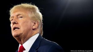 Una periodista demandó a Donald Trump por una presunta agresión sexual en los 90