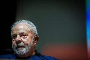 Lula recibió el alta luego de una intervención por una lesión en la laringe