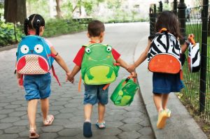 Vuelta a clases 2023: consejos para evitar el sobrepeso en las mochilas escolares