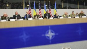 Jens Stoltenberg insiste en aumentar la producción de munición para Ucrania