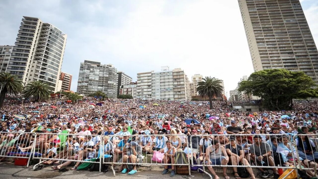 Fan-fest-record.jpg