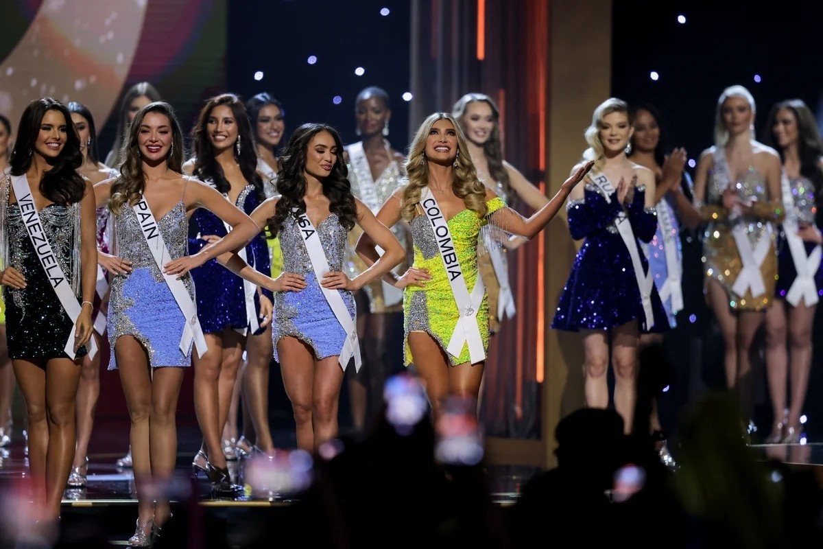 MISS_UNIVERSO_copy.jpg