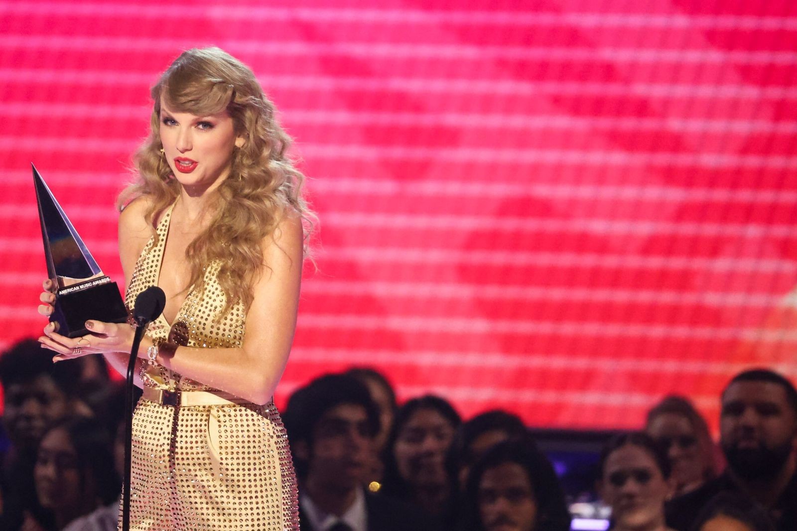 TAYLOR_copy.jpg