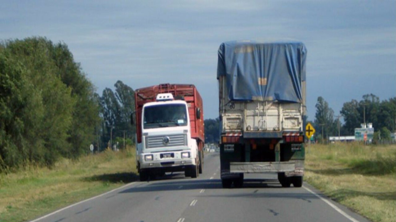 Transporte-Camión-carga-ruta.jpg